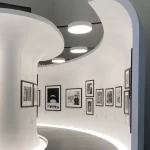 فراغ داخلي واسع مع لمسات بسيطة