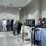 مساحة داخلية مع ألوان متناسقة