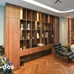 تصميم عصري وإضاءة دافئة مريحة