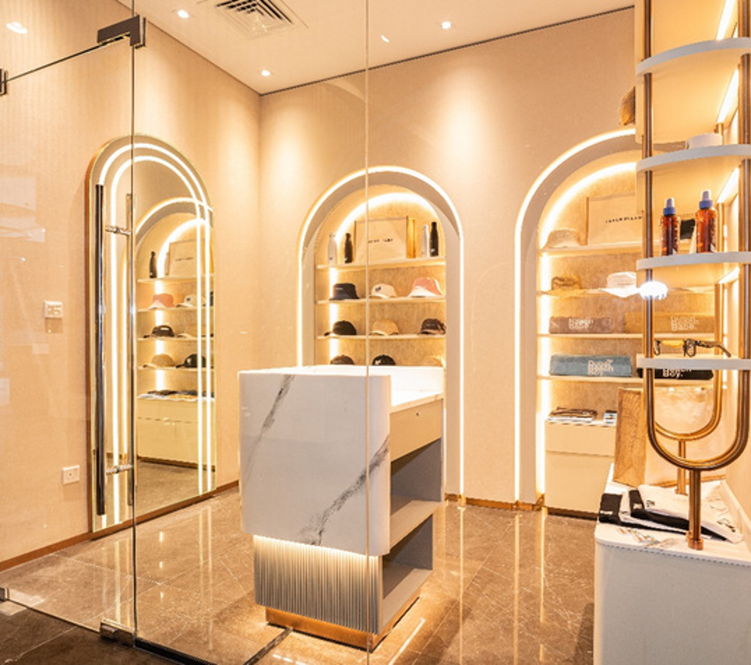 THE ONE HOTEL -GIFT SHOP