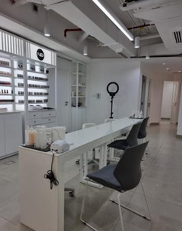 THE BEAUTY ROOM