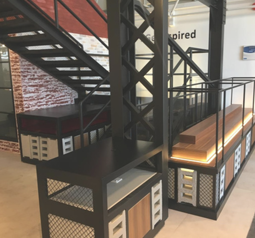 LA MARQUISE CAFE & SHOWROOM